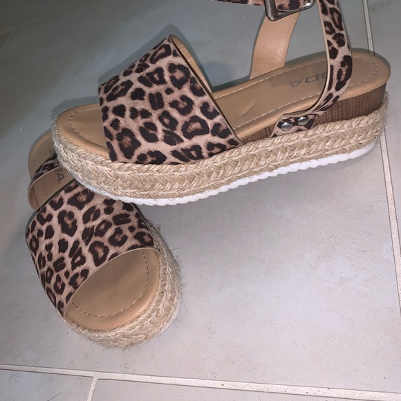 Leopard Espadrille platform sandals - Picture 3 of 4
